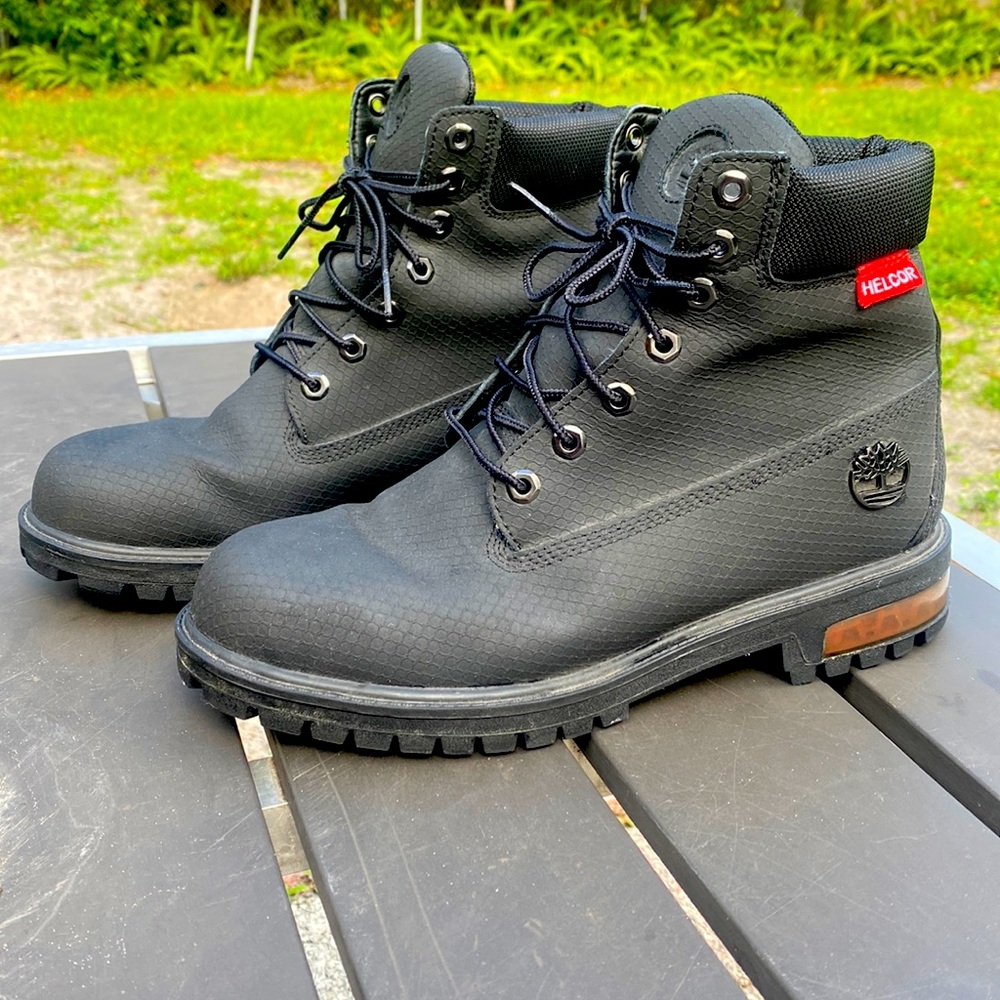 Like NEW Men’s Timberland Black Helcor Boots 8.5